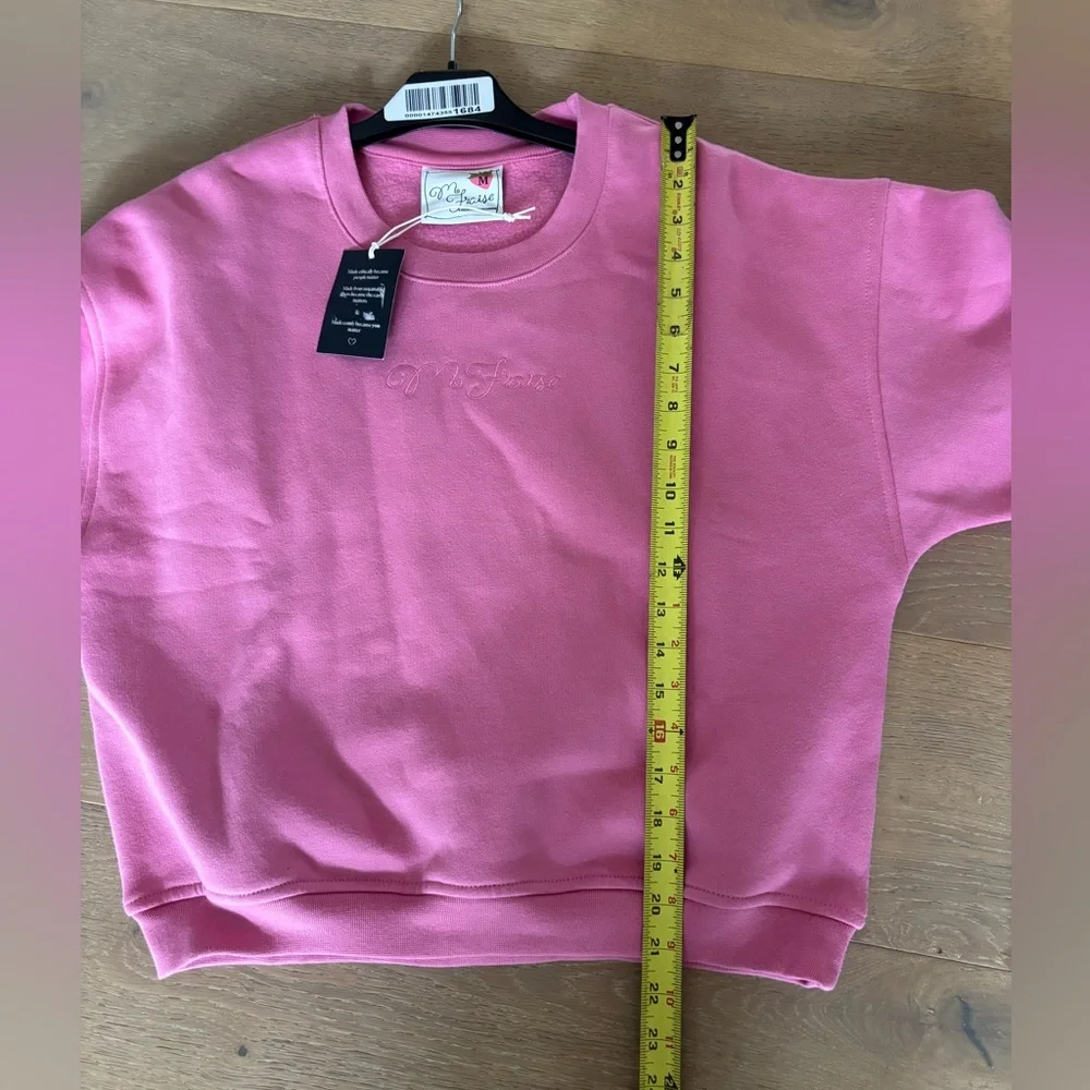 M. Fraise Bunny Hug Crew Neck Pullover Sweatshirt Fleece Long Sleeve Pink Medium - Picture 10 of 10